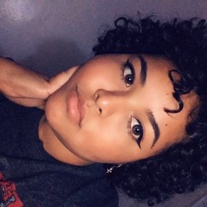 Meet your Posher, Atiana